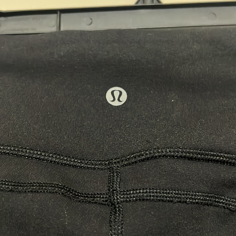 🍋Lululemon🍋 Capris - Picture 4 of 5
